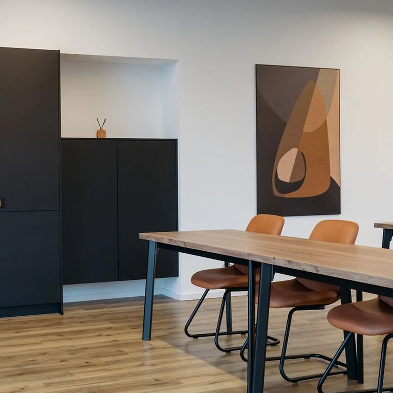 850Wx640H-1main-salle-de-travail-design-saint-tienne