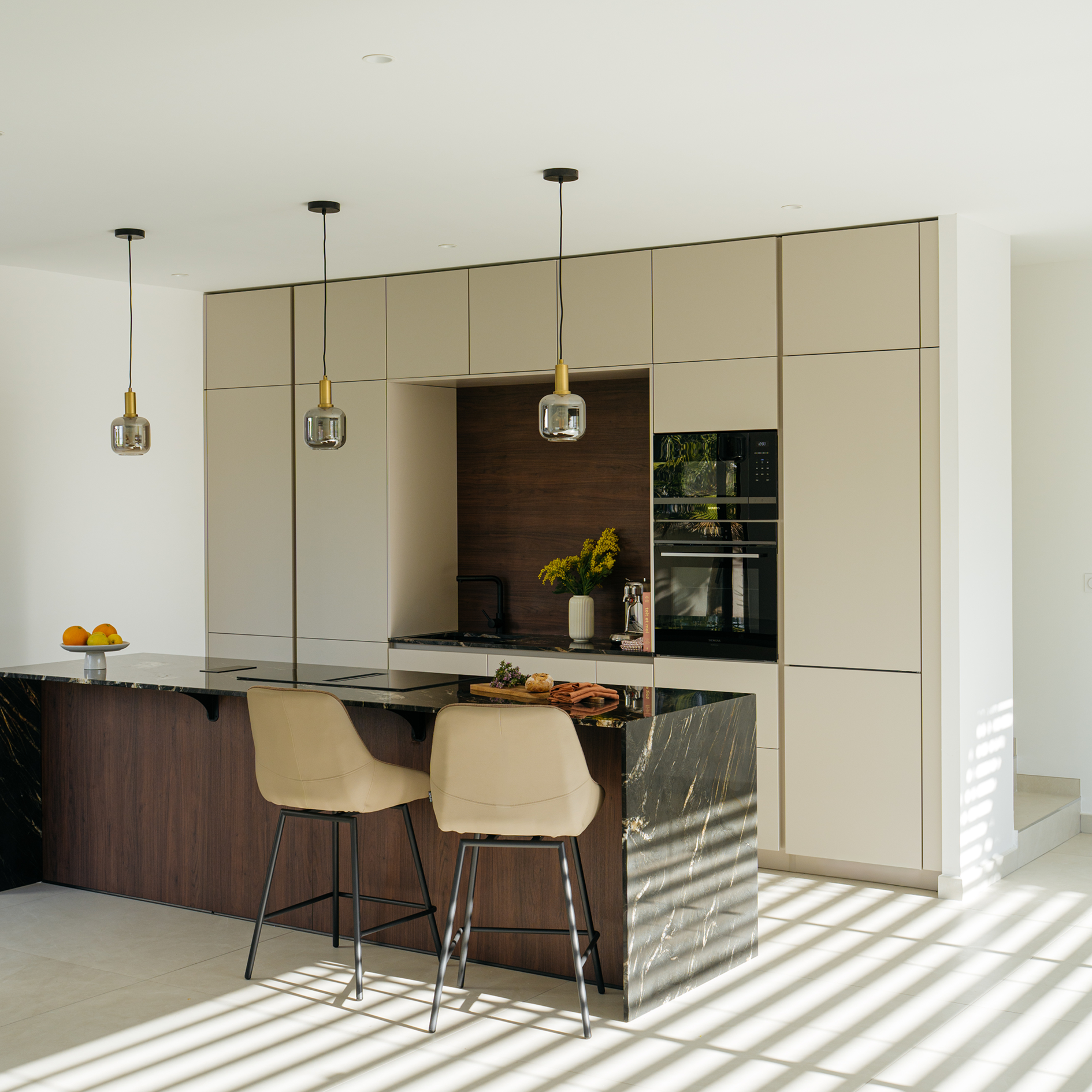 1.Main_la_cuisine_de_Frédéric_et_Jessica_béziers 1.Main_la_cuisine_de_Frédéric_et_Jessica_béziers